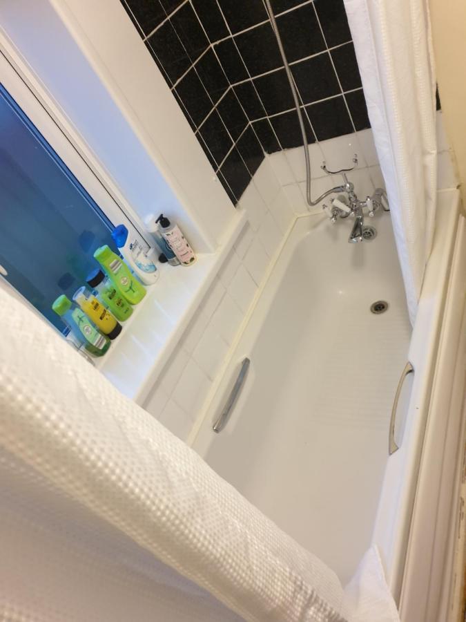 Splendid 4Bedrooms Shared Home Manchester Esterno foto