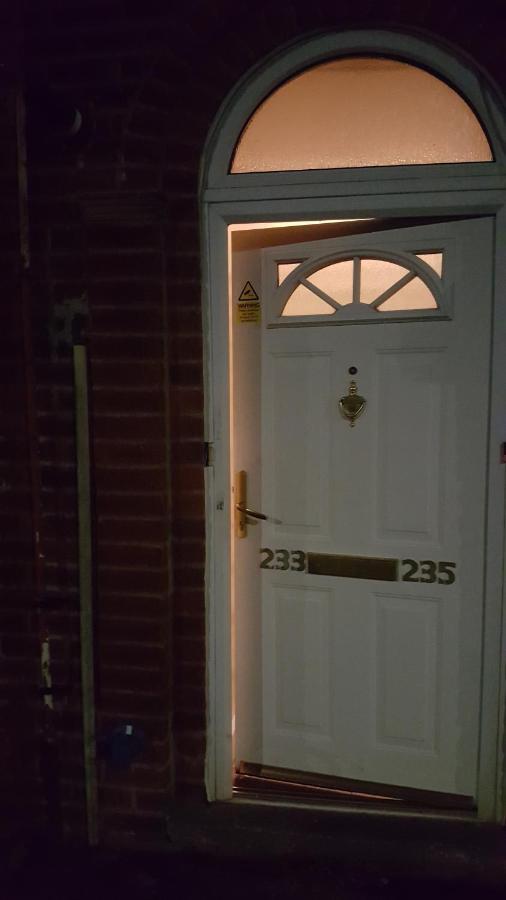 Splendid 4Bedrooms Shared Home Manchester Esterno foto